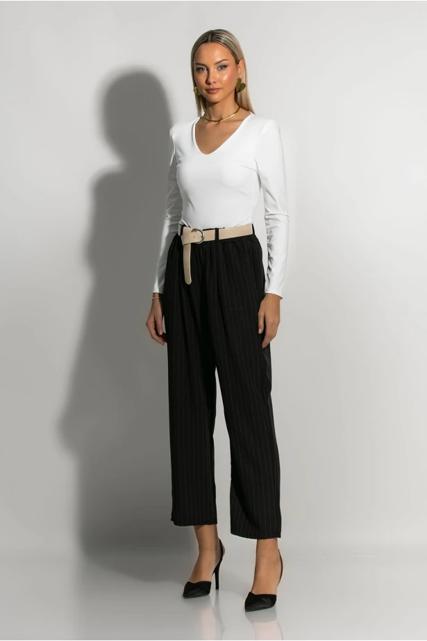 Loose fit παντελόνι ριγέ με λάστιχο στην μέση μαύρο Loose fit παντελόνι ριγέ με λάστιχο στην μέση μαύρο