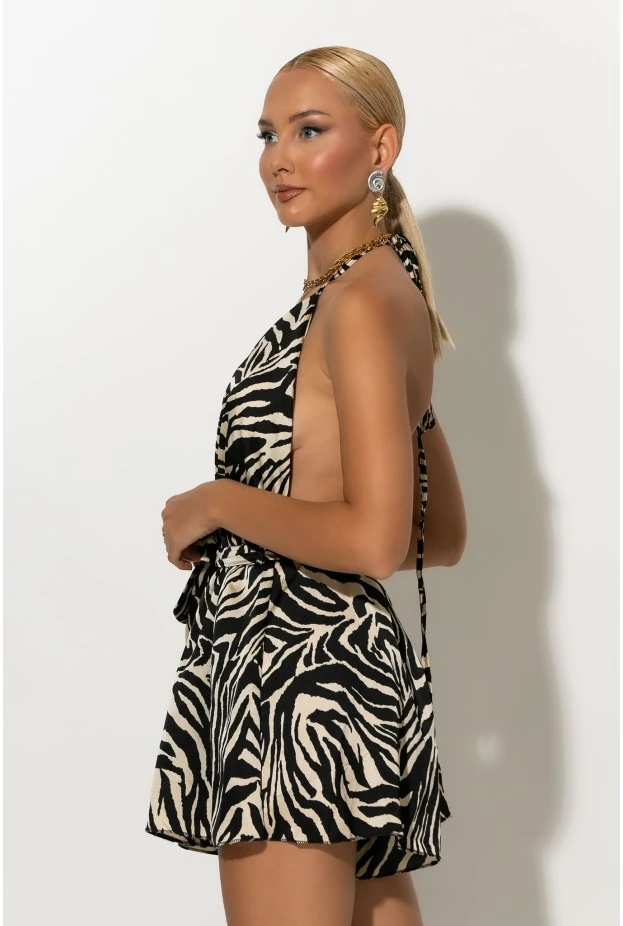 Ολόσωμο σόρτς με ζωνάκι και ανοιχτή πλάτη zebra μαύρο