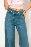jean wide leg με ασύμμετρο κούμπωμα μπλε