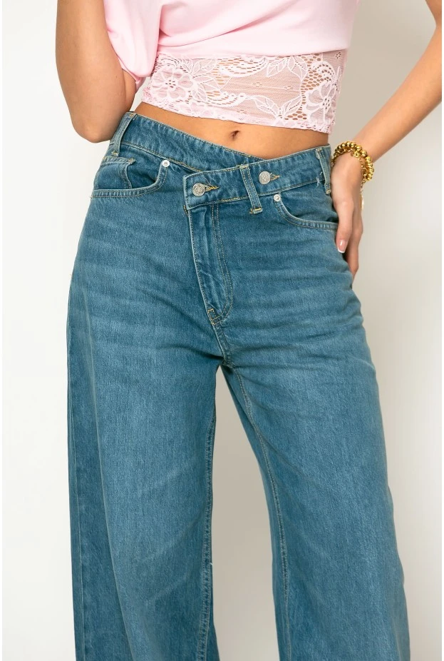 jean wide leg με ασύμμετρο κούμπωμα μπλε
