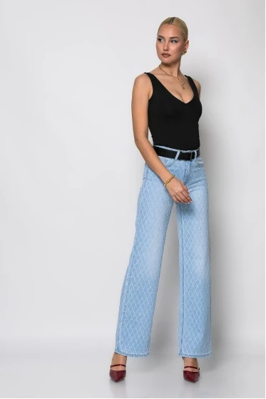 Jean straight leg με σχέδιο ρόμβους και στρας μπλε ανοιχτό