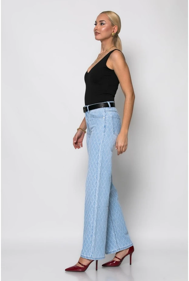 Jean straight leg με σχέδιο ρόμβους και στρας μπλε ανοιχτό