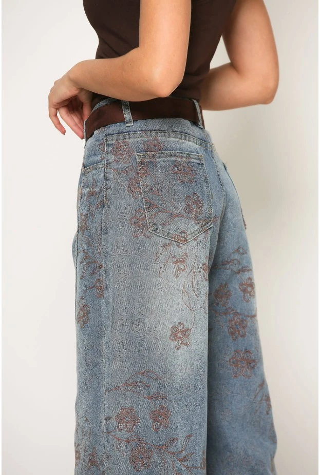 Jean wide leg με κεντητά flower σχέδια μπλε