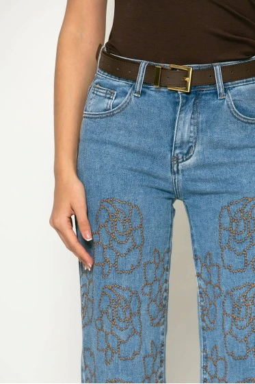 Jean straight leg με κεντητά λουλούδια μπλε