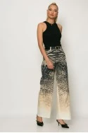 Jean loose fit animal print μπεζ
