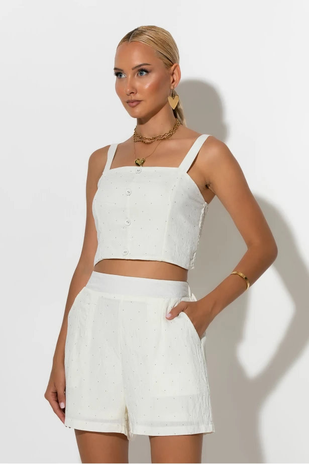 Σετ crop top με σφηγκοφωλιά πίσω και σορτς με στρας λευκό