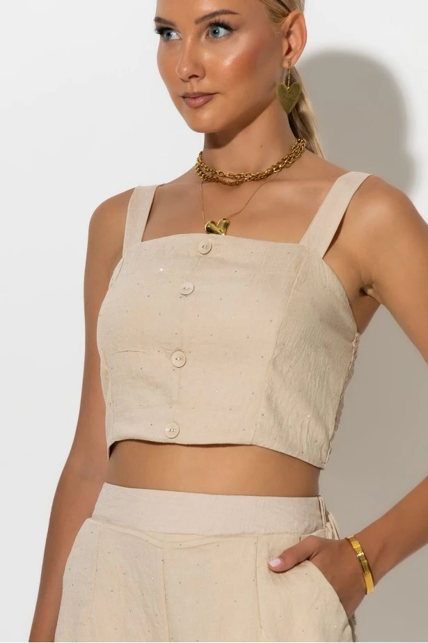 Σετ crop top με σφηγκοφωλιά πίσω και σορτς με στρας μπεζ Σετ crop top με σφηγκοφωλιά πίσω και σορτς με στρας μπεζ