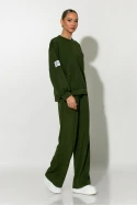 Σετ παντελόνα και oversized μπλούζα με pach στο μανίκι χακί Σετ παντελόνα και oversized μπλούζα με pach στο μανίκι χακί