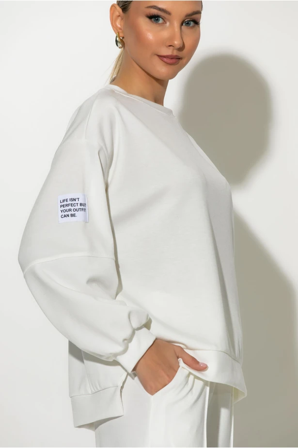 Σετ παντελόνα και oversized μπλούζα με pach στο μανίκι λευκό Σετ παντελόνα και oversized μπλούζα με pach στο μανίκι λευκό