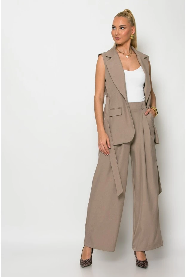 Σετ παντελόνα με λάστιχο και αμάνικο blazer με ζώνη μπεζ σκούρο