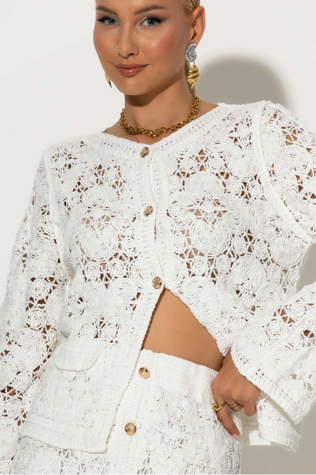 Crochet ζακέτα με χρυσά κουμπιά λευκό Crochet ζακέτα με χρυσά κουμπιά λευκό