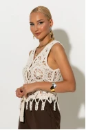Crochet γιλέκο με κρόσια μπεζ Crochet γιλέκο με κρόσια μπεζ