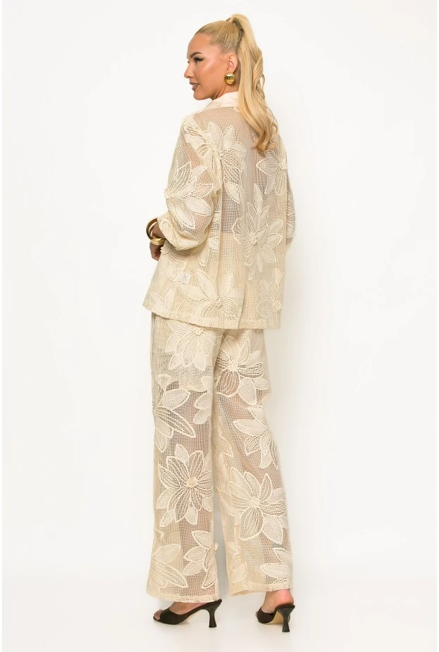 Σετ παντελόνι και πουκαμίσα με διάτρητα σχέδια μπεζ
