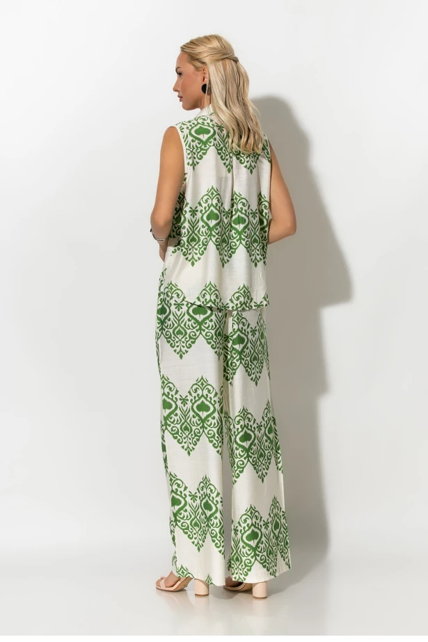 Σετ αμάνικο πουκάμισο και παντελόνα με ethnic ikat print λευκό-πράσινο Σετ αμάνικο πουκάμισο και παντελόνα με ethnic ikat print λευκό-πράσινο