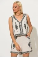 Σετ σορτς και γιλέκο με boho κεντήματα μπεζ