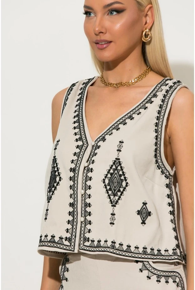 Σετ σορτς και γιλέκο με boho κεντήματα μπεζ