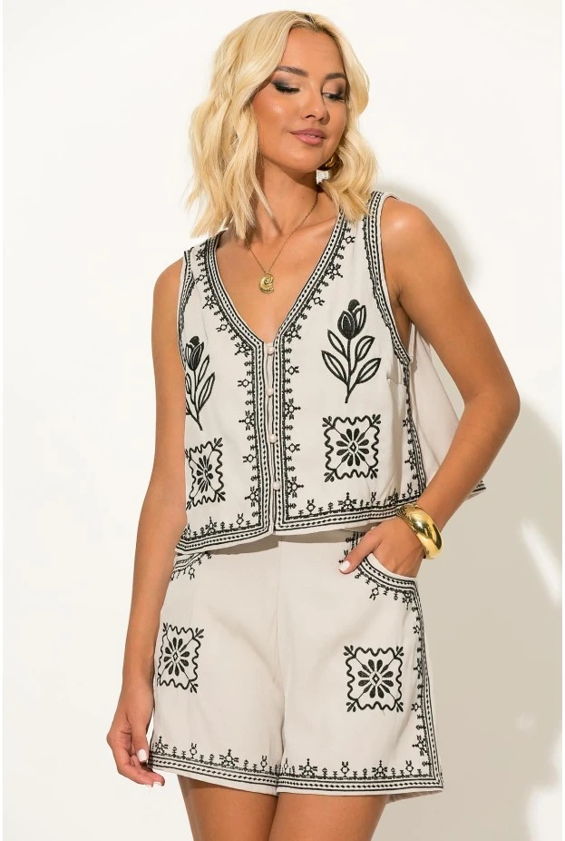 Σετ γιλέκο και σορτς με boho κεντήματα μπεζ
