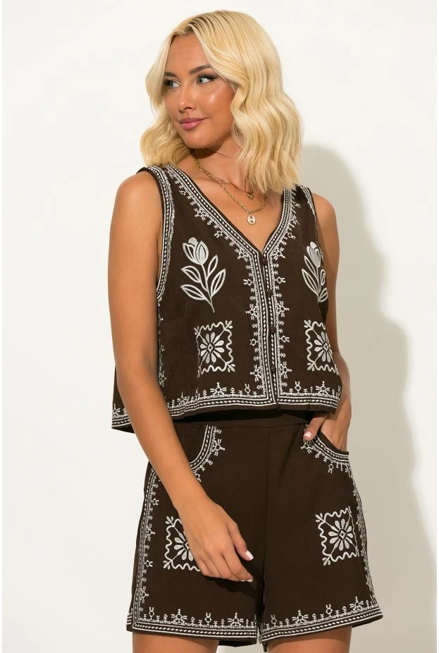 Σετ γιλέκο και σορτς με boho κεντήματα καφέ