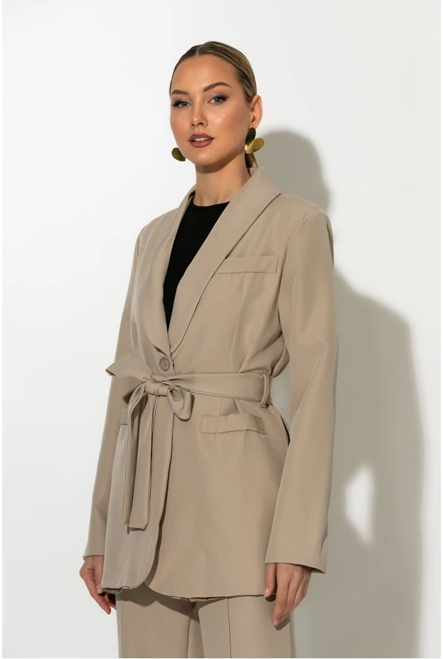 Σετ παντελόνα και blazer με βάτες και ζώνη μπεζ