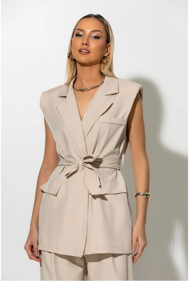 Σετ αμάνικο blazer με βάτες και παντελόνα μπεζ