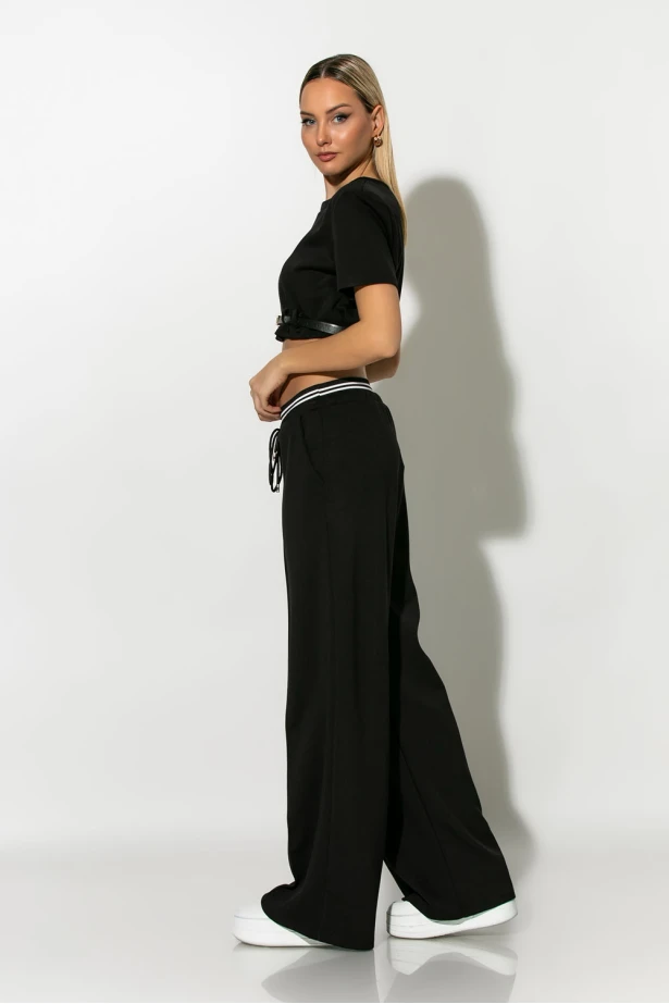 Σετ boxer παντελόνα και cropped μπλούζα με βάτες και ζωνάκι μαύρο