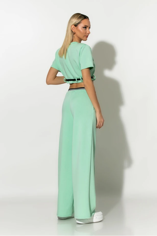 Σετ boxer παντελόνα και cropped μπλούζα με βάτες και ζωνάκι βεραμάν