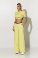Σετ boxer παντελόνα και cropped μπλούζα με βάτες και ζωνάκι κίτρινο