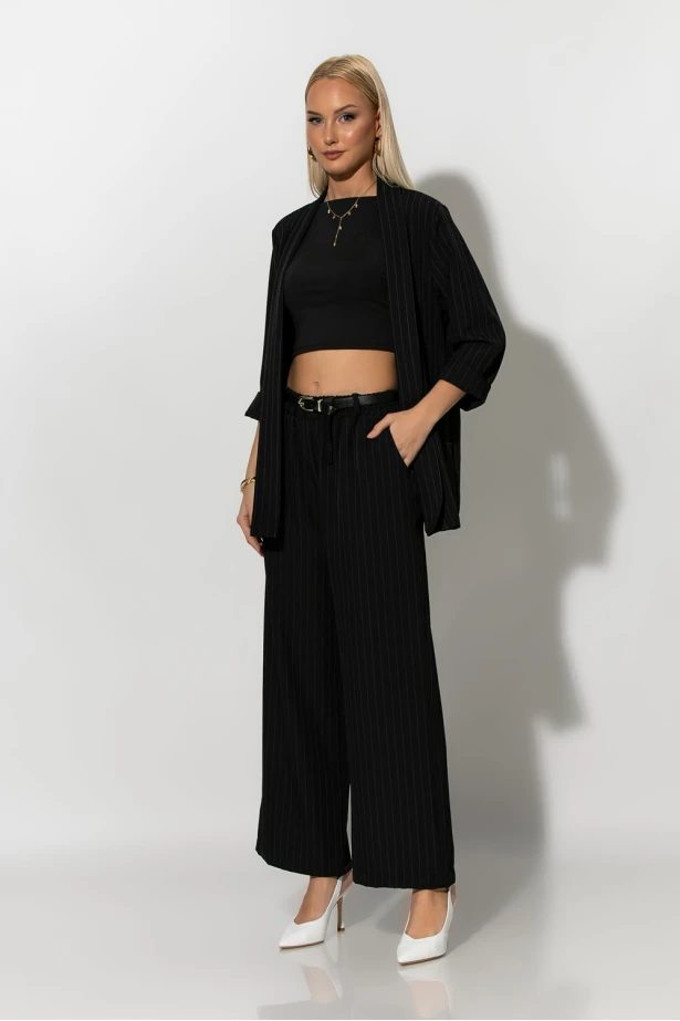 Σετ ριγέ blazer και παντελόνι μαύρο Σετ ριγέ blazer και παντελόνι μαύρο