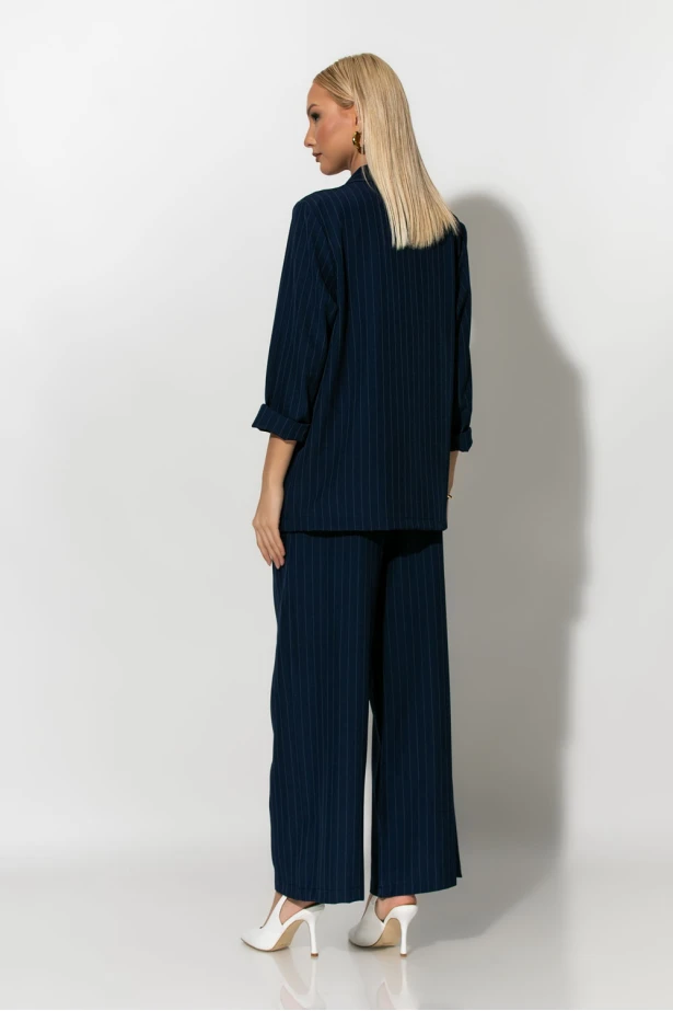 Σετ ριγέ blazer και παντελόνι μπλε Σετ ριγέ blazer και παντελόνι μπλε
