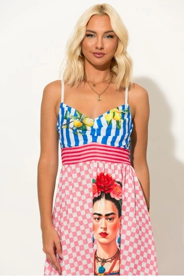 Φόρεμα μίντι τιραντέ καρό με print frida ροζ