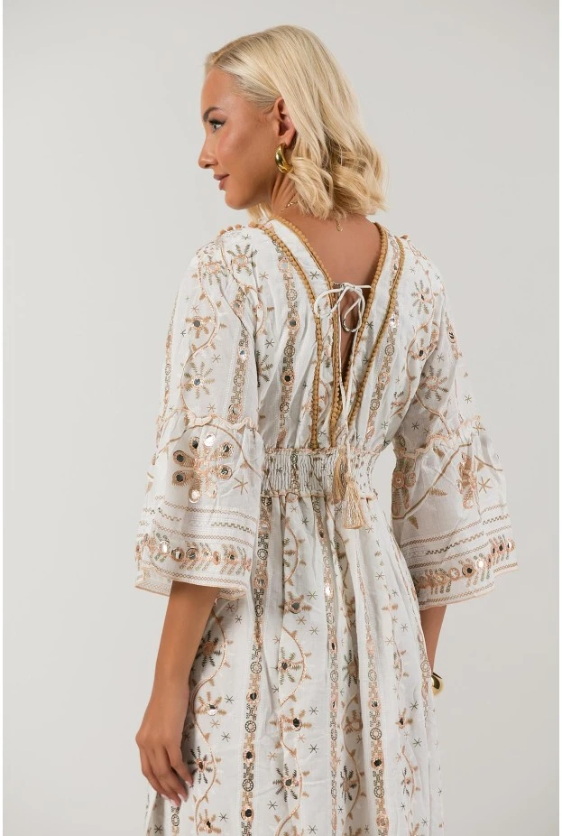 Μάξι φόρεμα με κεντήματα μπεζ