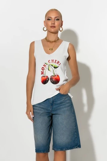 Πλεκτό αμάνικο με print cherry εκρού