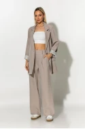 Blazer με ριγέ φόδρα και κουμπί μπεζ Blazer με ριγέ φόδρα και κουμπί μπεζ