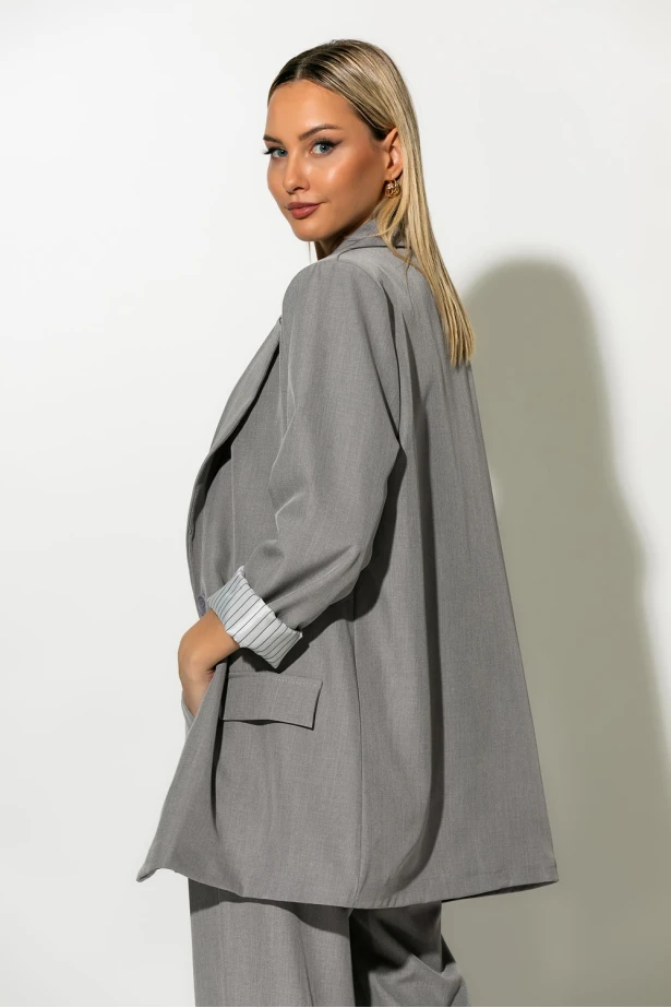 Blazer με ριγέ φόδρα και κουμπί γκρι Blazer με ριγέ φόδρα και κουμπί γκρι