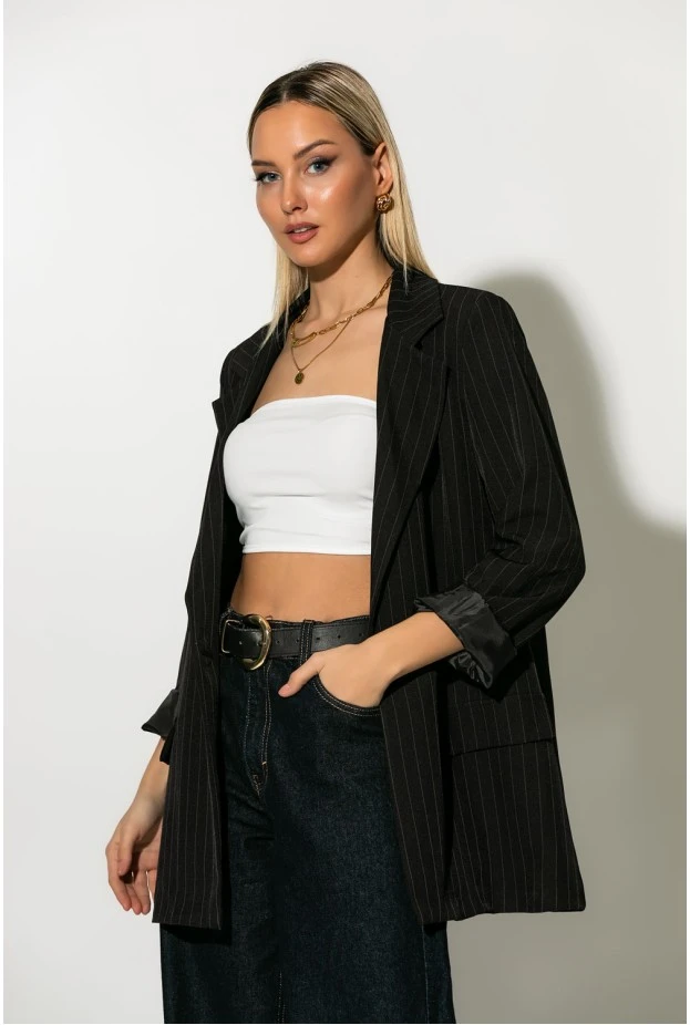 Ριγέ blazer με φόδρα και βάτες μαύρο