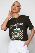 T-shirt κοντομάνικο με στάμπα matcha iced latte καφέ