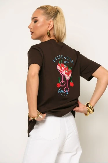 T-shirt με στάμπα dolce vita καφέ