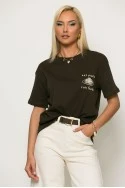 T-shirt με στάμπα eat pasta καφέ