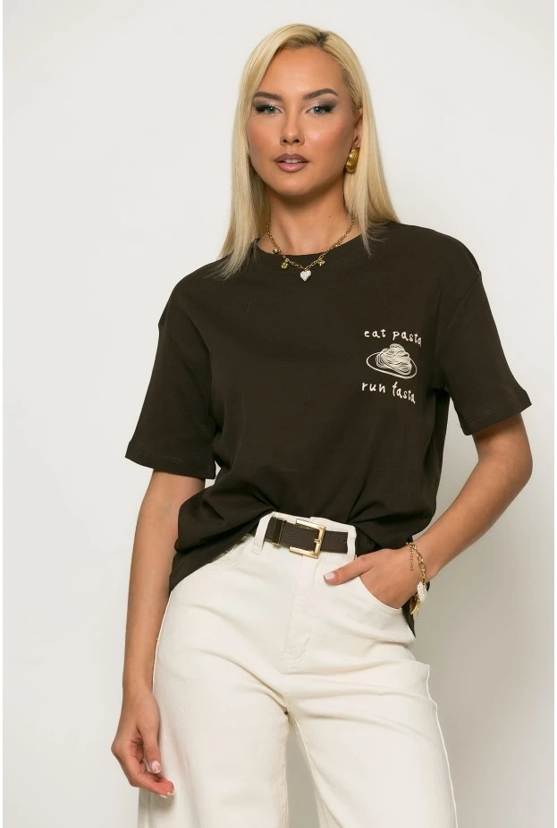 T-shirt με στάμπα eat pasta καφέ