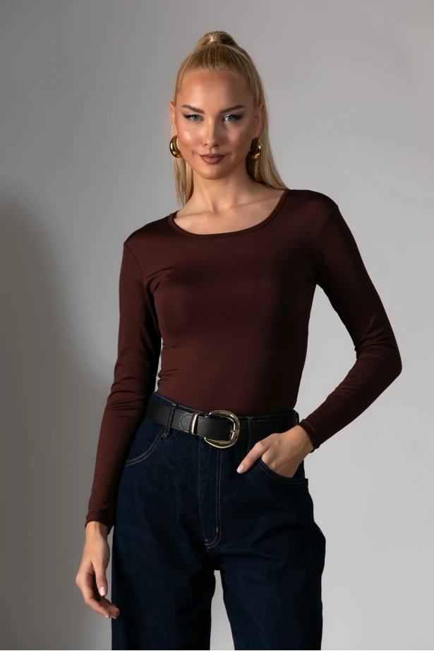 Κορμάκι μακρυμάνικο με στογγυλή λαιμόκοψη καφέ