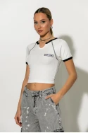 Crop top ριπ με patch casual λευκό