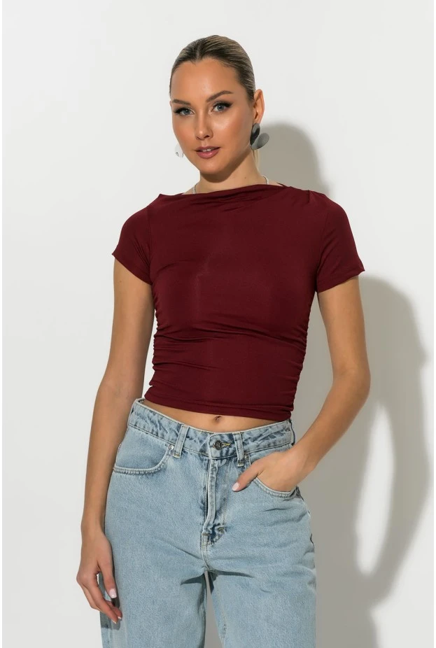 T-shirt με λοξή λαιμόκοψη μπορντό