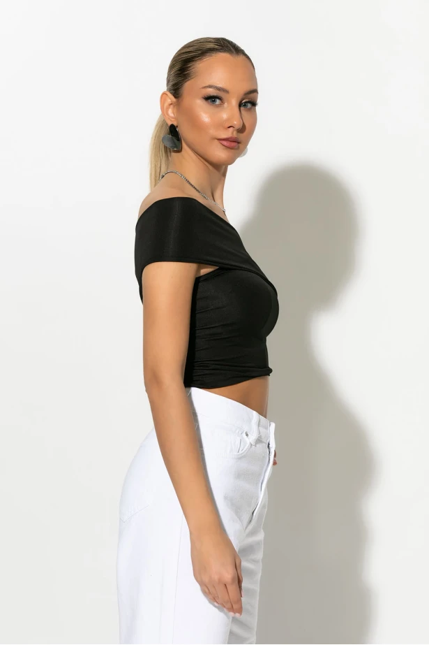 Crop top με ασύμμετρο ένα ώμο μαύρο