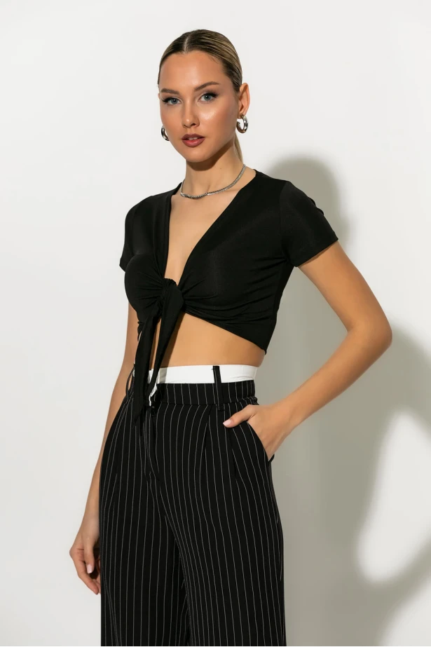 Crop top με δέσιμο μπροστά μαύρο Crop top με δέσιμο μπροστά μαύρο