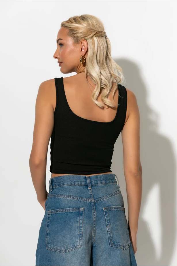 Τιραντέ crop top με λεπτομέρεια ραφές μαύρο Τιραντέ crop top με λεπτομέρεια ραφές μαύρο