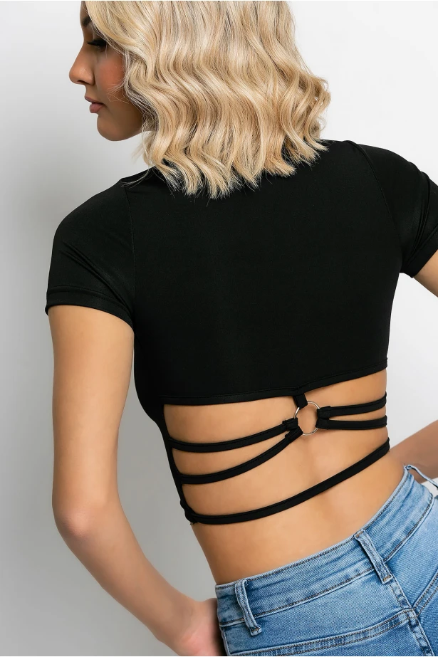 Crop top με κρίκο και ανοίγματα στην πλάτη μαύρο