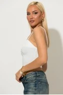 Crop top τιραντέ με σούρες στο στήθος λευκό