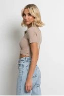 Crop top ριπ κοντομάνικο με γιακά μπεζ Crop top ριπ κοντομάνικο με γιακά μπεζ