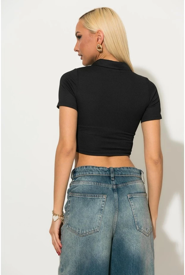 Crop top ριπ κοντομάνικο με κουμπιά στο γιακά μαύρο