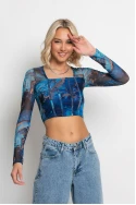 Crop top με διαφάνειες εμπριμέ μπλε